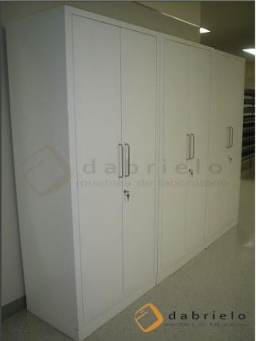 Estantes Puertas Solidas
